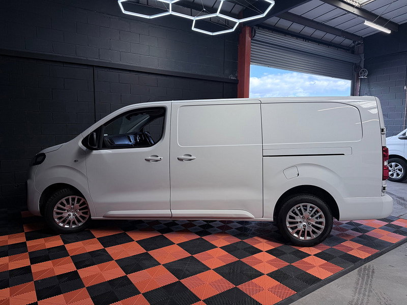 Vauxhall Vivaro 1.5 Turbo D 2900 Pro Panel Van 6dr Diesel Manual L2 H1 Euro 6 (s/s) (100 ps)