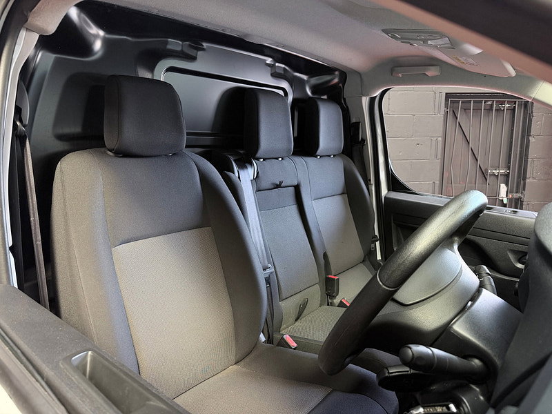 Vauxhall Vivaro 1.5 Turbo D 2900 Pro Panel Van 6dr Diesel Manual L2 H1 Euro 6 (s/s) (100 ps)