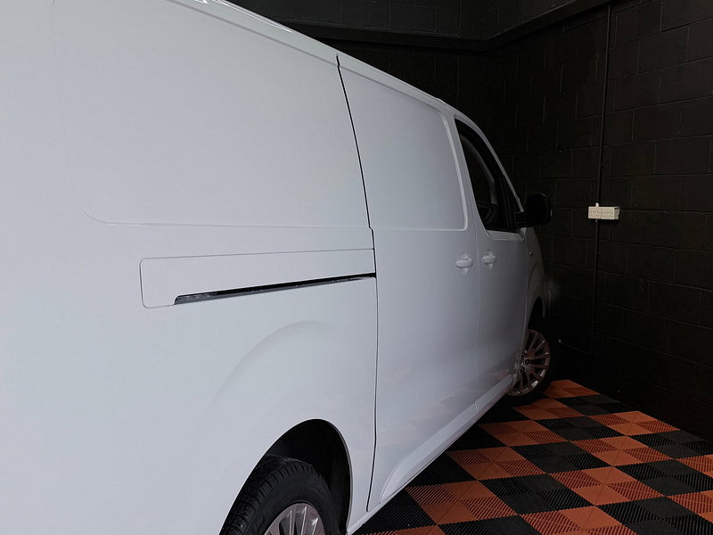 Vauxhall Vivaro 1.5 Turbo D 2900 Pro Panel Van 6dr Diesel Manual L2 H1 Euro 6 (s/s) (100 ps)