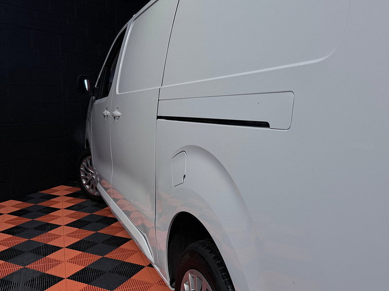 Vauxhall Vivaro 1.5 Turbo D 2900 Pro Panel Van 6dr Diesel Manual L2 H1 Euro 6 (s/s) (100 ps)
