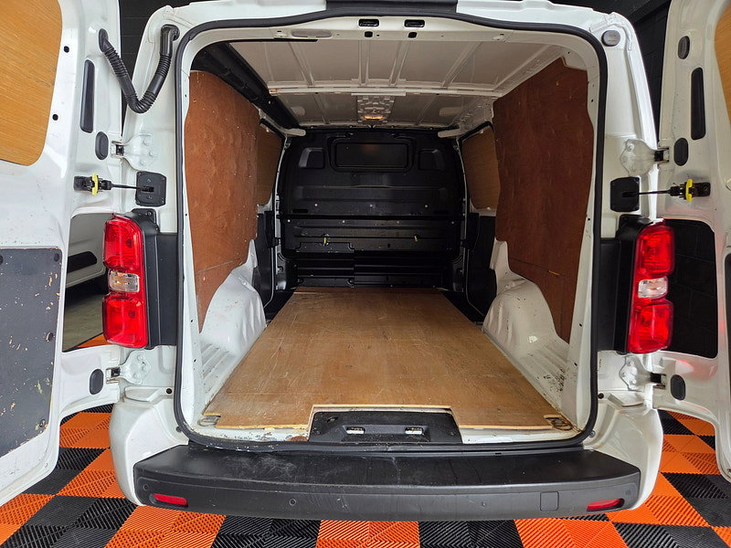 Vauxhall Vivaro 1.5 Turbo D 2900 Sportive Panel Van 5dr Diesel Manual L2 H1 Euro 6 (s/s) (100 ps)