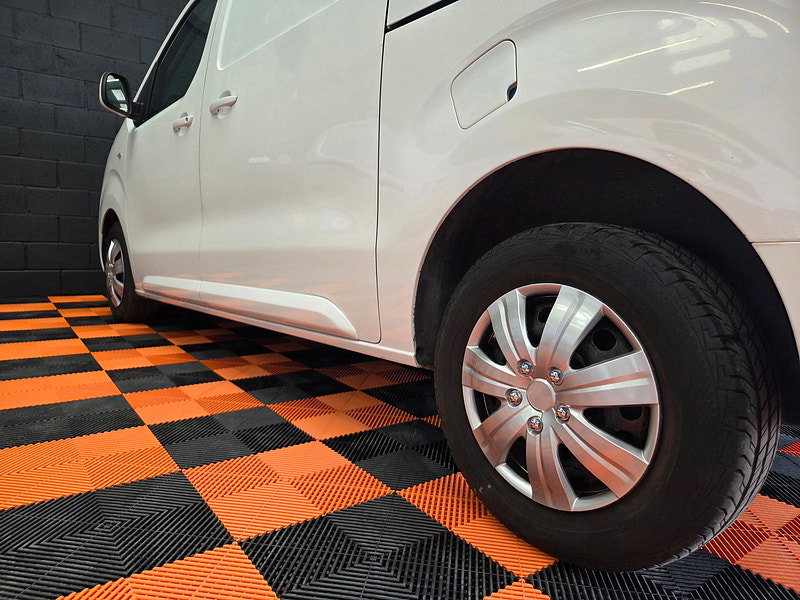 Vauxhall Vivaro 1.5 Turbo D 2900 Sportive Panel Van 5dr Diesel Manual L2 H1 Euro 6 (s/s) (100 ps)