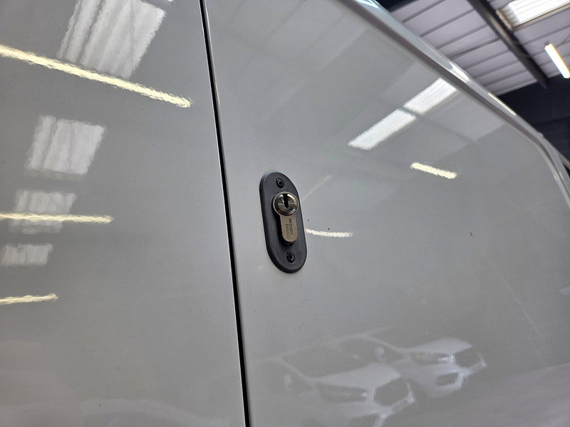Vauxhall Vivaro 1.5 Turbo D 2900 Sportive Panel Van 5dr Diesel Manual L2 H1 Euro 6 (s/s) (100 ps)