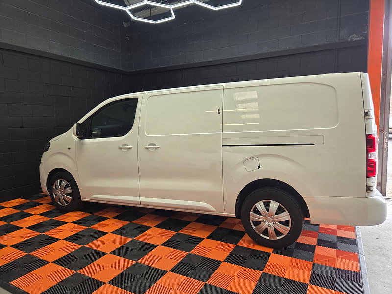 Vauxhall Vivaro 1.5 Turbo D 2900 Sportive Panel Van 5dr Diesel Manual L2 H1 Euro 6 (s/s) (100 ps)