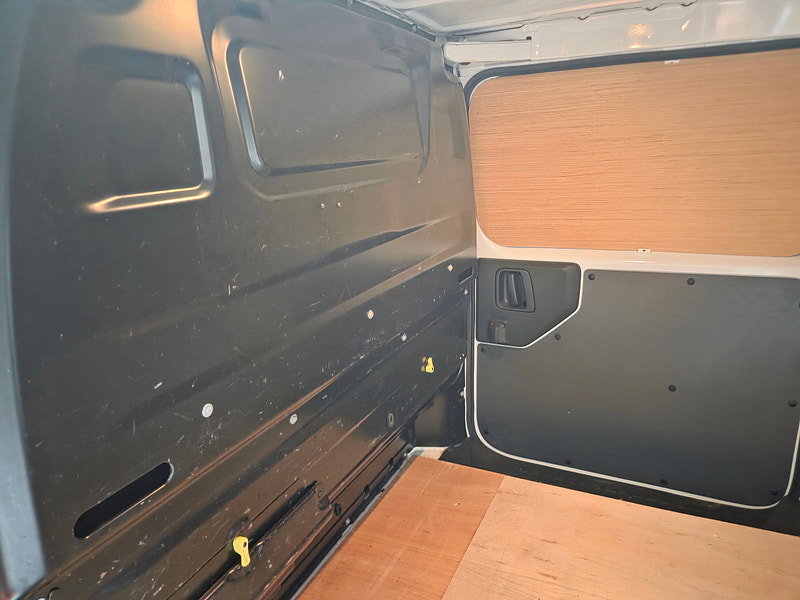 Vauxhall Vivaro 1.5 Turbo D 2900 Sportive Panel Van 5dr Diesel Manual L2 H1 Euro 6 (s/s) (100 ps)