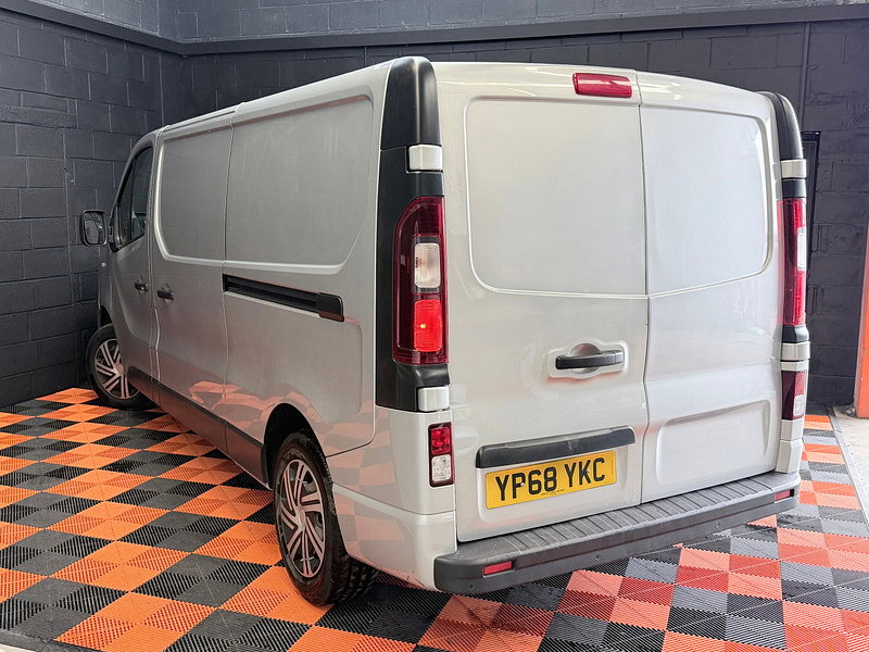 Vauxhall Vivaro 1.6 CDTi 2900 Sportive Panel Van 5dr Diesel Manual L2 H1 Euro 6 (120 ps)