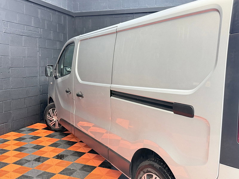 Vauxhall Vivaro 1.6 CDTi 2900 Sportive Panel Van 5dr Diesel Manual L2 H1 Euro 6 (120 ps)