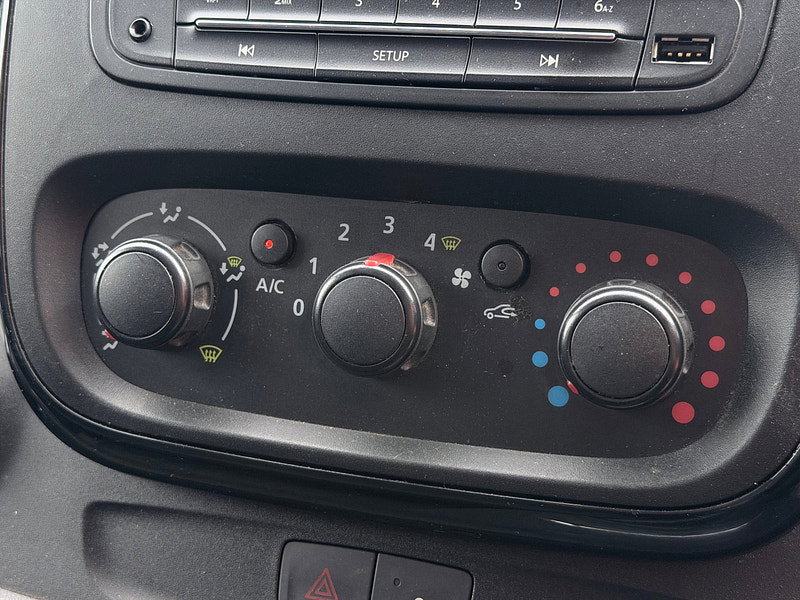 Vauxhall Vivaro 1.6 CDTi 2900 Sportive Panel Van 5dr Diesel Manual L2 H1 Euro 6 (120 ps)