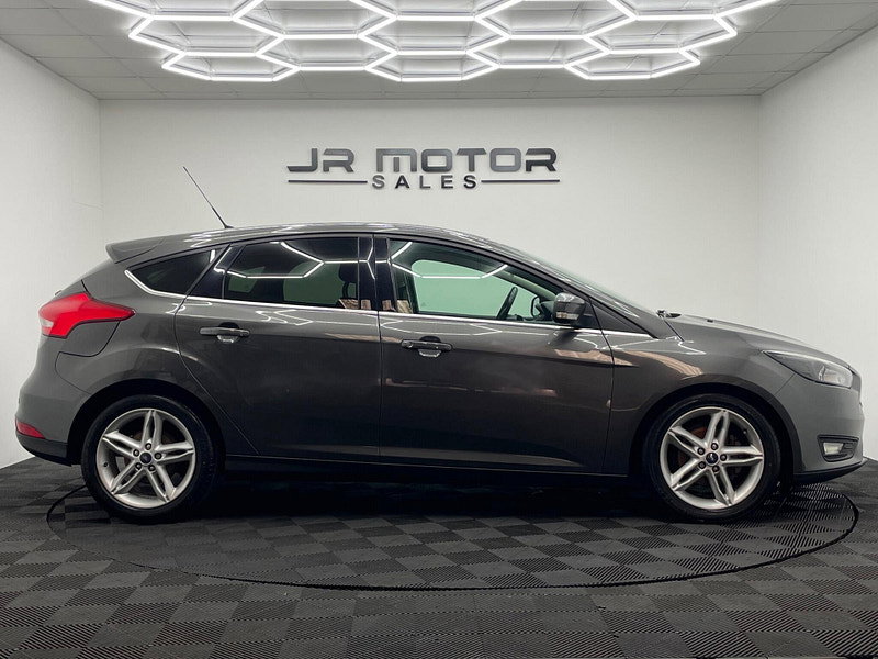 Ford Focus 1.6 TDCi Zetec Euro 5 (s/s) 5dr