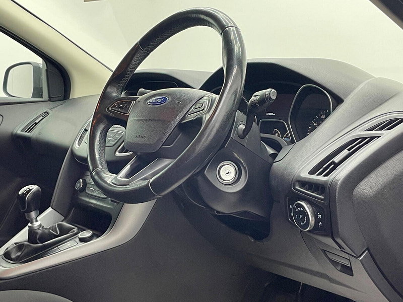 Ford Focus 1.6 TDCi Zetec Euro 5 (s/s) 5dr