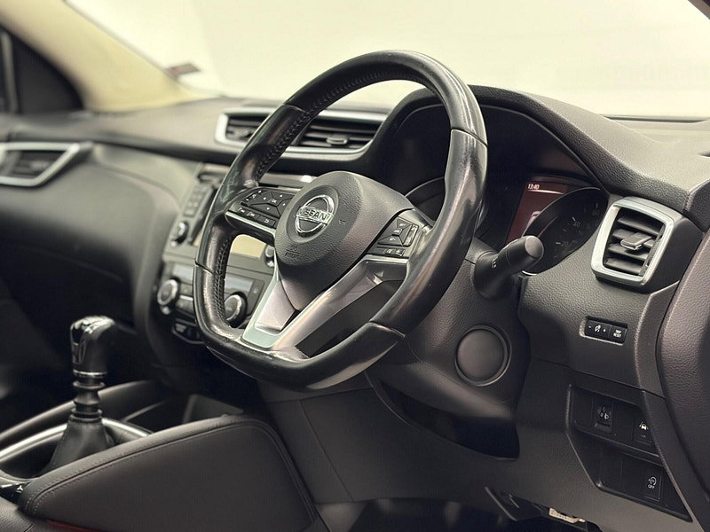 Nissan Qashqai 1.5 dCi N-Connecta Euro 6 (s/s) 5dr