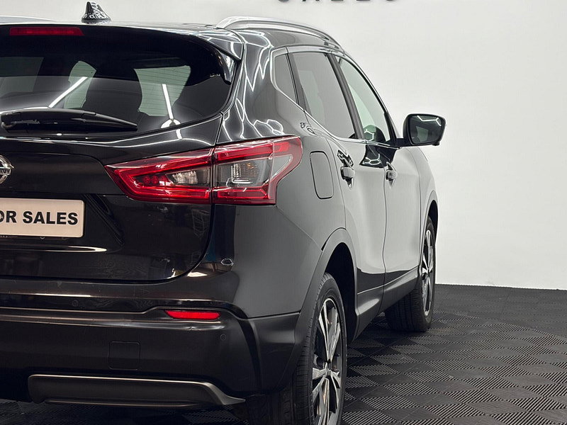 Nissan Qashqai 1.5 dCi N-Connecta Euro 6 (s/s) 5dr