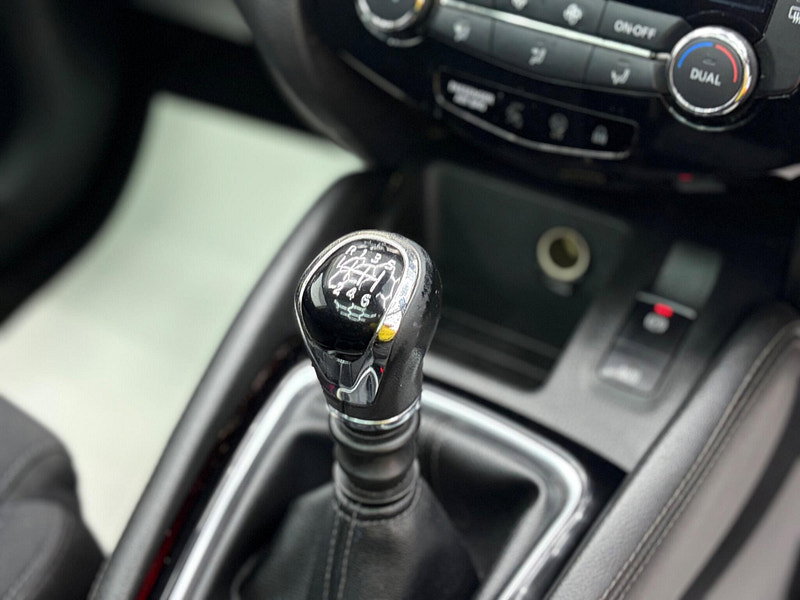 Nissan Qashqai 1.5 dCi N-Connecta Euro 6 (s/s) 5dr