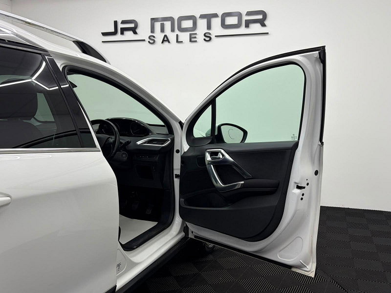 Peugeot 2008 1.2 PureTech Allure Euro 6 5dr