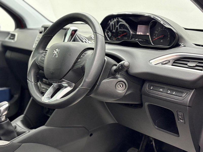 Peugeot 208 1.2 VTi PureTech Style Euro 6 5dr