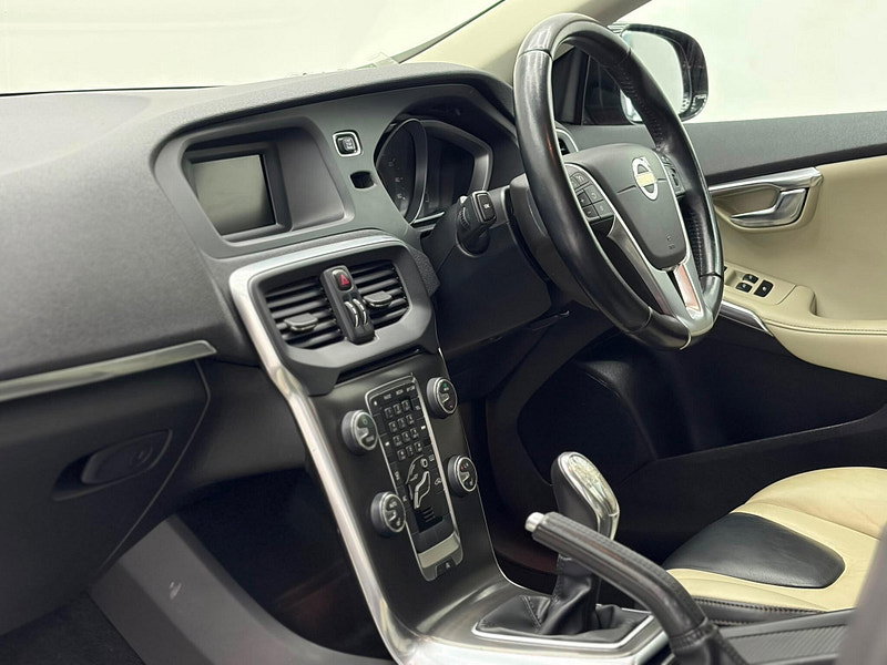 Volvo V40 Cross Country 1.6 D2 Lux Euro 5 (s/s) 5dr