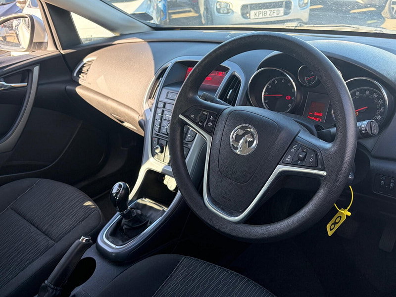 Vauxhall Astra 1.6i Design Euro 6 5dr