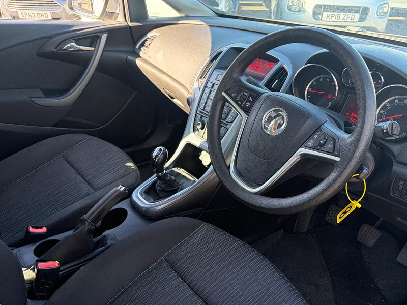 Vauxhall Astra 1.6i Design Euro 6 5dr