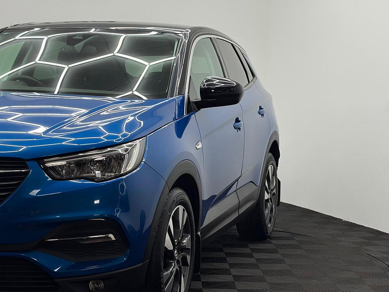 Vauxhall Grandland X 1.2 Turbo SRi Nav Euro 6 (s/s) 5dr