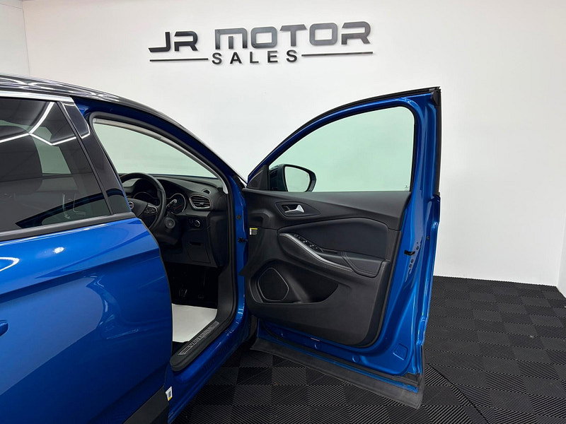 Vauxhall Grandland X 1.2 Turbo SRi Nav Euro 6 (s/s) 5dr