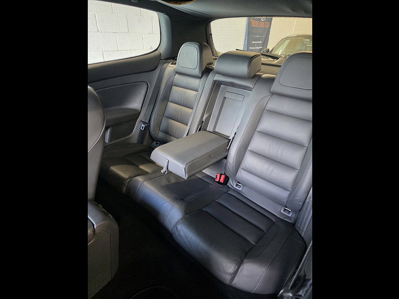 Volkswagen Golf 3.2 V6 R32 Hatchback 3dr Petrol DSG 4Motion (233 g/km, 247 bhp)