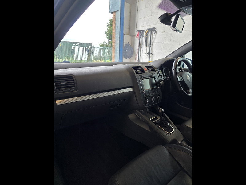 Volkswagen Golf 3.2 V6 R32 Hatchback 3dr Petrol DSG 4Motion (233 g/km, 247 bhp)