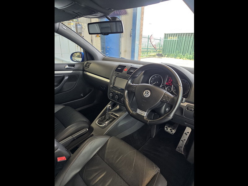 Volkswagen Golf 3.2 V6 R32 Hatchback 3dr Petrol DSG 4Motion (233 g/km, 247 bhp)