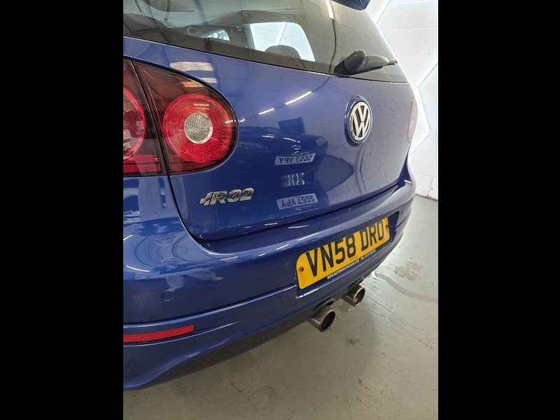 Volkswagen Golf 3.2 V6 R32 Hatchback 3dr Petrol DSG 4Motion (233 g/km, 247 bhp)