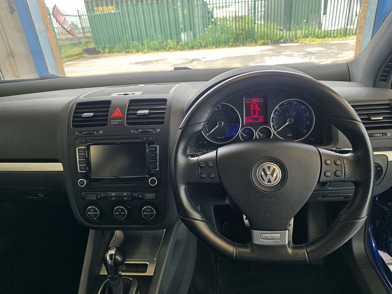 Volkswagen Golf 3.2 V6 R32 Hatchback 3dr Petrol DSG 4Motion (233 g/km, 247 bhp)