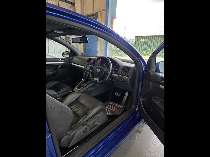 Volkswagen Golf 3.2 V6 R32 Hatchback 3dr Petrol DSG 4Motion (233 g/km, 247 bhp)