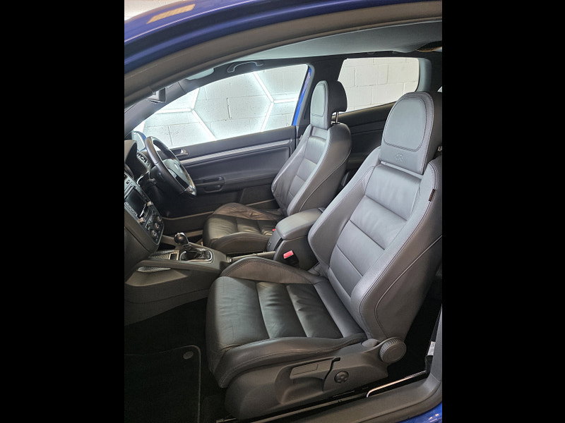 Volkswagen Golf 3.2 V6 R32 Hatchback 3dr Petrol DSG 4Motion (233 g/km, 247 bhp)