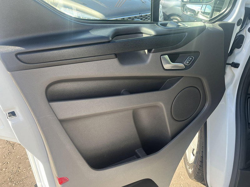 Ford Transit Custom 2.0 300 EcoBlue Trend Panel Van 5dr Diesel Manual L2 H1 Euro 6 (130 ps)