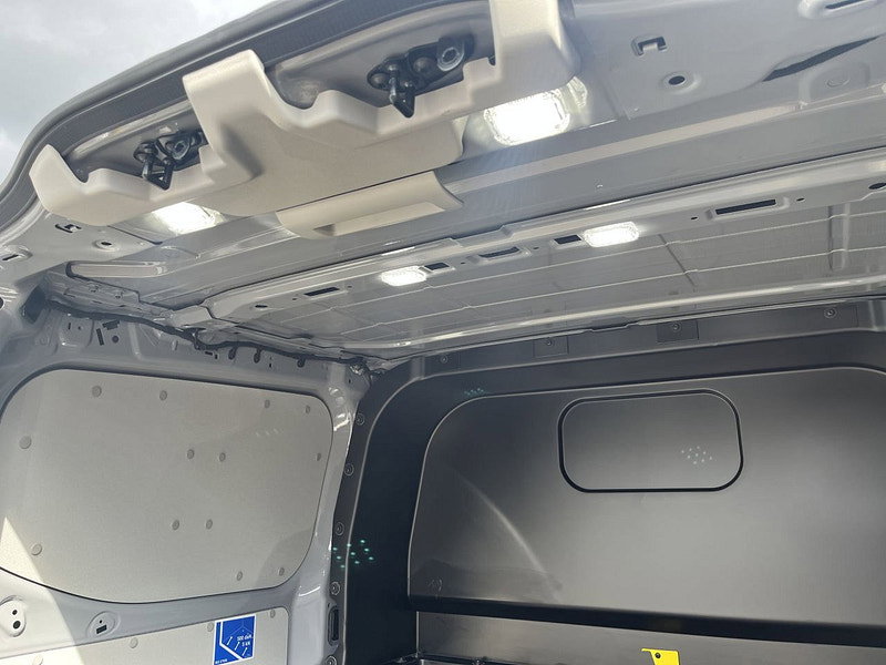 Ford Transit Custom 2.0 320 EcoBlue Sport Crew Van Double Cab 5dr Diesel Auto AWD L1 H1 Euro 6 (s/s) (170 ps)