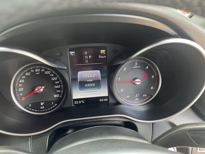 Mercedes-Benz GLC 2.1 GLC250d AMG Line SUV 5dr Diesel G-Tronic 4MATIC Euro 6 (s/s) (204 ps)