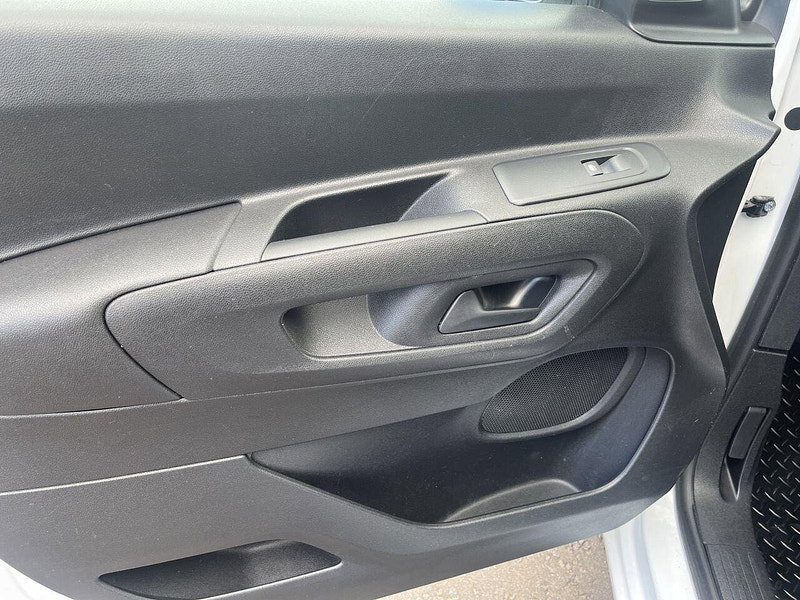 Vauxhall Combo 1.5 Turbo D 2300 Sportive Panel Van 4dr Diesel Manual L2 H1 Euro 6 (100 ps)