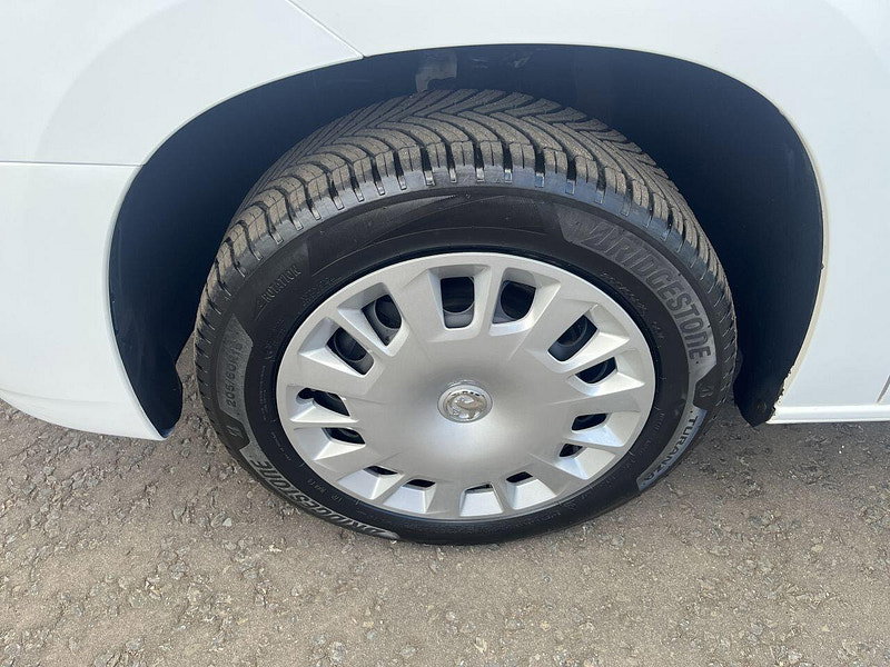 Vauxhall Combo 1.5 Turbo D 2300 Sportive Panel Van 4dr Diesel Manual L2 H1 Euro 6 (100 ps)