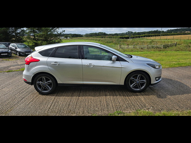 Ford Focus 1.0T EcoBoost Zetec Hatchback 5dr Petrol Manual Euro 6 (s/s) (125 ps)