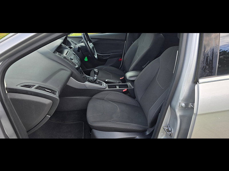 Ford Focus 1.0T EcoBoost Zetec Hatchback 5dr Petrol Manual Euro 6 (s/s) (125 ps)
