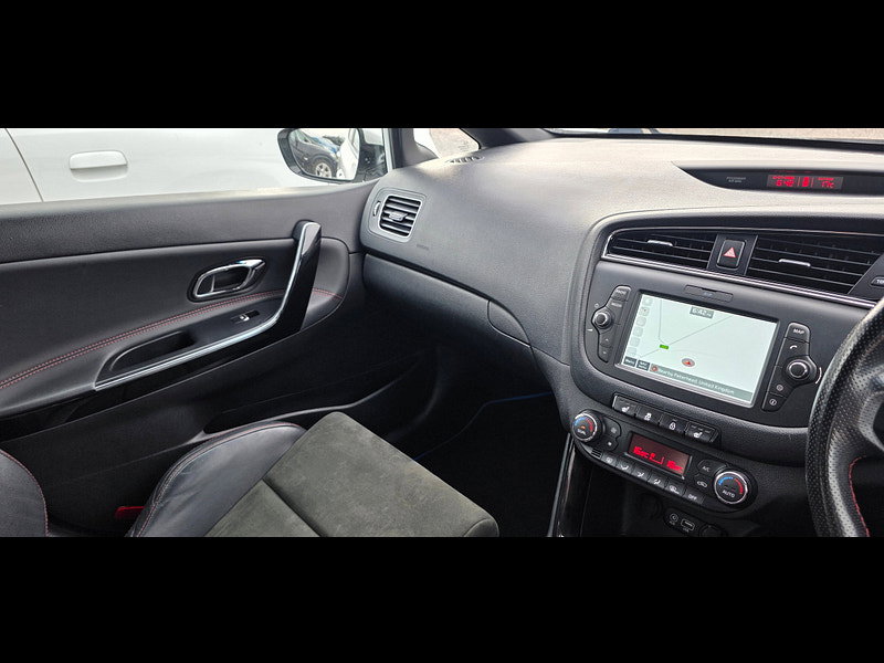 Kia Ceed 1.6 T-GDi GT Hatchback 5dr Petrol Manual Euro 6 (201 bhp)