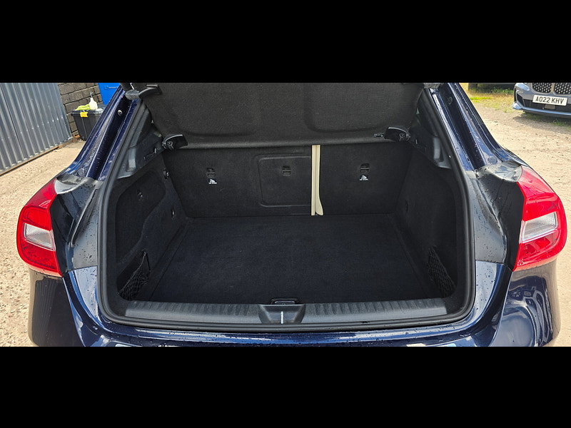 Mercedes-Benz GLA 2.1 GLA200d SE (Executive) SUV 5dr Diesel Manual Euro 6 (s/s) (136 ps)