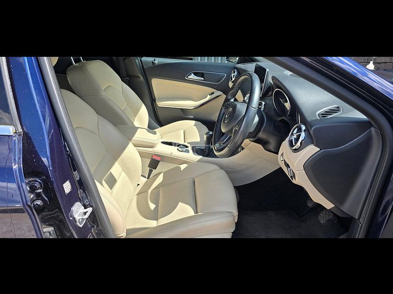 Mercedes-Benz GLA 2.1 GLA200d SE (Executive) SUV 5dr Diesel Manual Euro 6 (s/s) (136 ps)