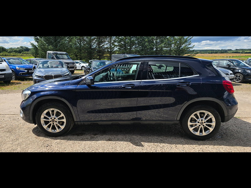 Mercedes-Benz GLA 2.1 GLA200d SE (Executive) SUV 5dr Diesel Manual Euro 6 (s/s) (136 ps)