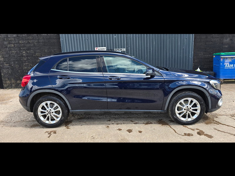 Mercedes-Benz GLA 2.1 GLA200d SE (Executive) SUV 5dr Diesel Manual Euro 6 (s/s) (136 ps)