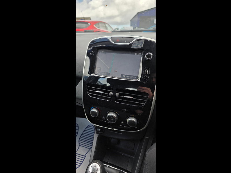 Renault Clio 1.2 16V Dynamique Nav Hatchback 5dr Petrol Manual Euro 6 (75 ps)