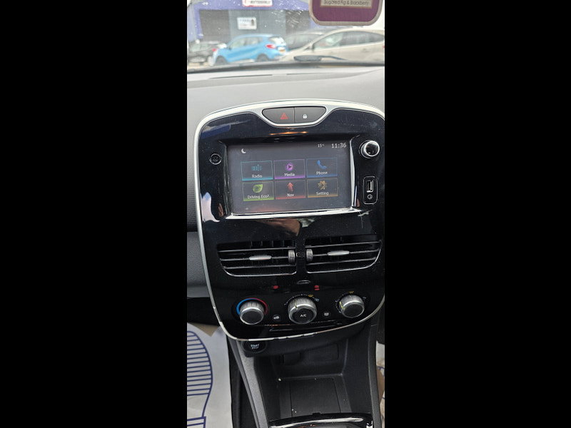 Renault Clio 1.2 16V Dynamique Nav Hatchback 5dr Petrol Manual Euro 6 (75 ps)