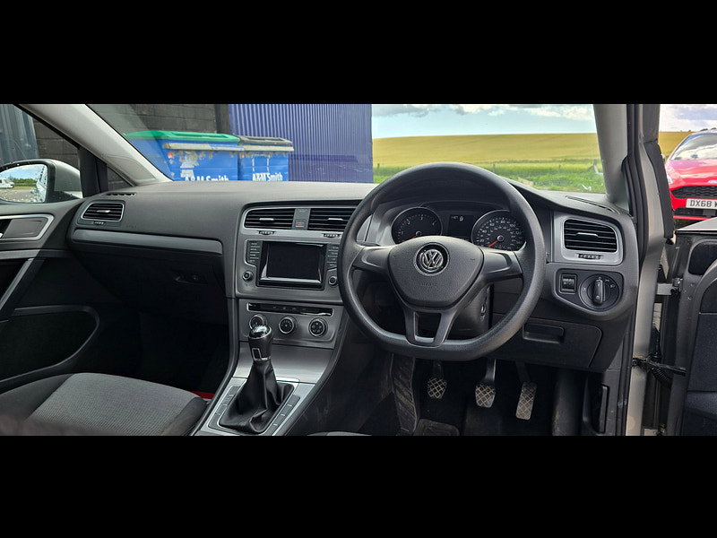 Volkswagen Golf 1.6 TDI BlueMotion Tech S Hatchback 5dr Diesel Manual Euro 5 (s/s) (105 ps)