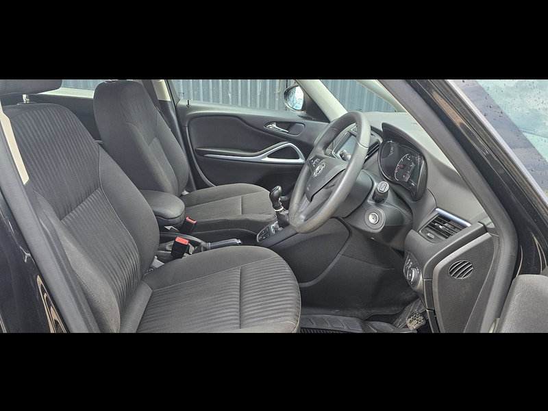 Vauxhall Zafira Tourer 1.4i Turbo Design MPV 5dr Petrol Manual Euro 6 (140 ps)