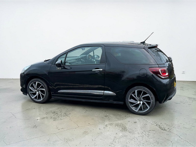 DS Automobiles DS 3 1.2 PureTech Connected Chic Hatchback 3dr Petrol Manual Euro 6 (82 ps)
