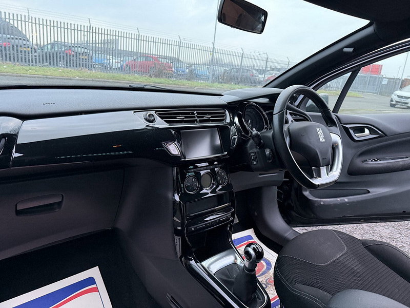 DS Automobiles DS 3 1.2 PureTech Connected Chic Hatchback 3dr Petrol Manual Euro 6 (82 ps)