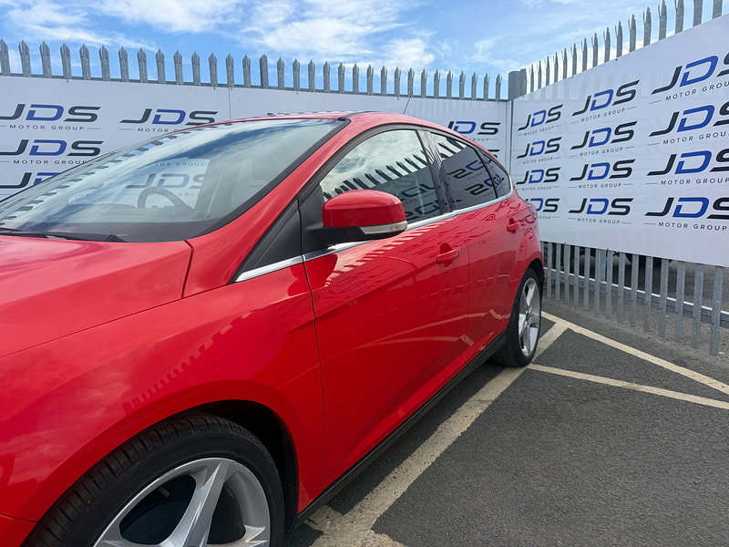 Ford Focus 1.0T EcoBoost Titanium Hatchback 5dr Petrol Manual Euro 5 (s/s) (125 ps)